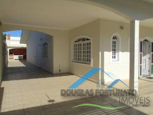 Casa Lado Linha em Peruíbe para Venda